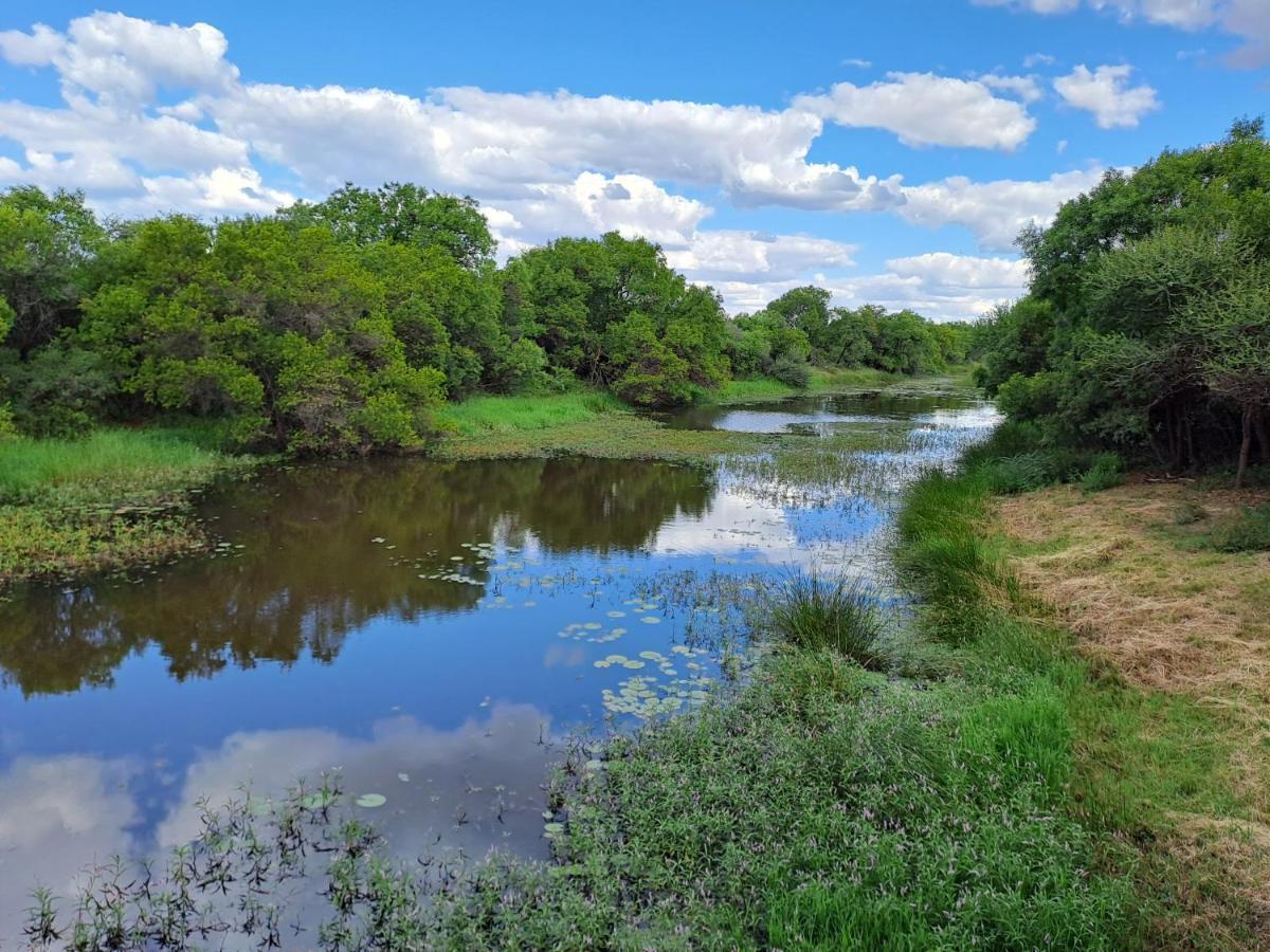 Ndlovu Log Home Dinokeng Klipdrift Buitenkant foto